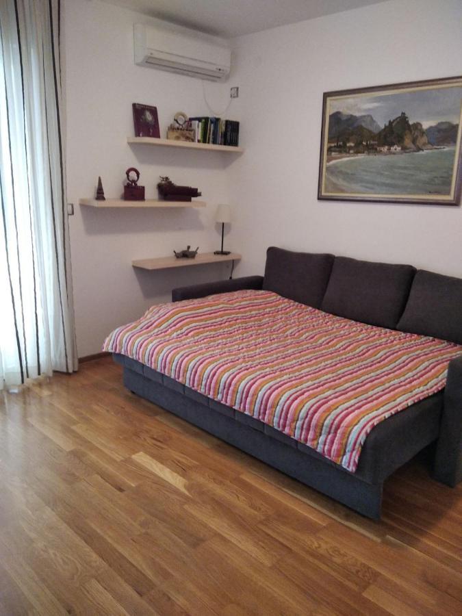 Apartmani Petrovac Na Moru מראה חיצוני תמונה